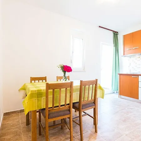 Mladenka 20m From Marina!