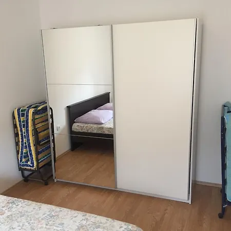 Апартаменты Mladenka 20m From Marina! Сукошан