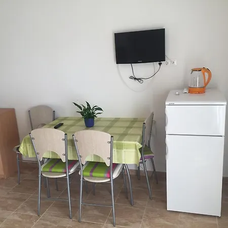 Апартаменты Mladenka 20m From Marina! *