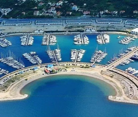 Apartment Mladenka 20m From Marina!