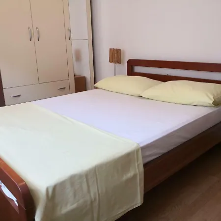 Апартаменты Mladenka 20m From Marina! Сукошан