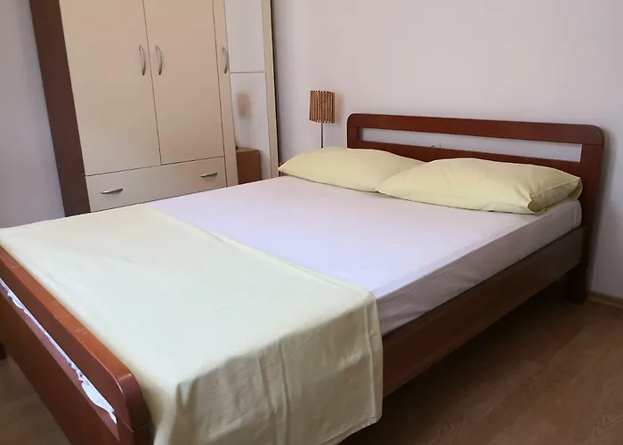 Apartment Mladenka 20m From Marina! Sukosan