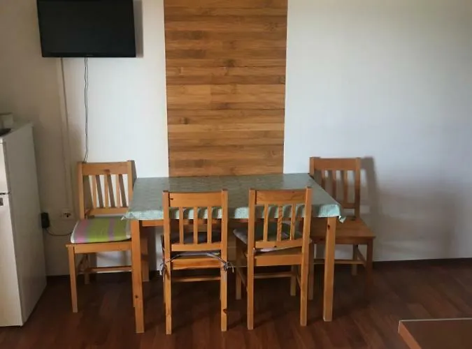 Apartment Mladenka 20m From Marina! Sukosan