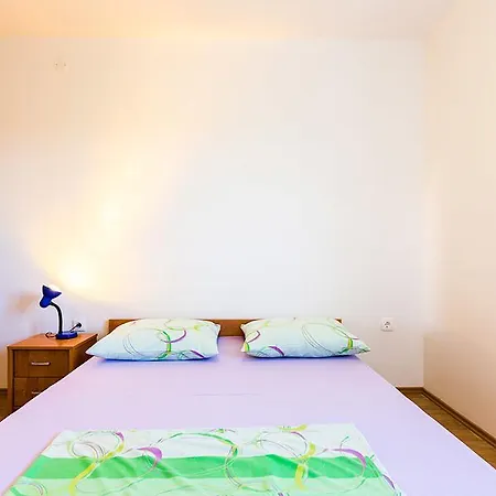 Apartment Mladenka 20m From Marina! Sukosan