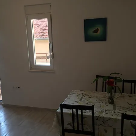 شقة Mladenka 20m From Marina! *
