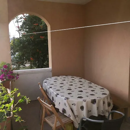 Apartment Mladenka 20m From Marina! *