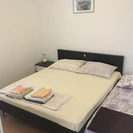 Apartment Mladenka 20m From Marina! Sukosan