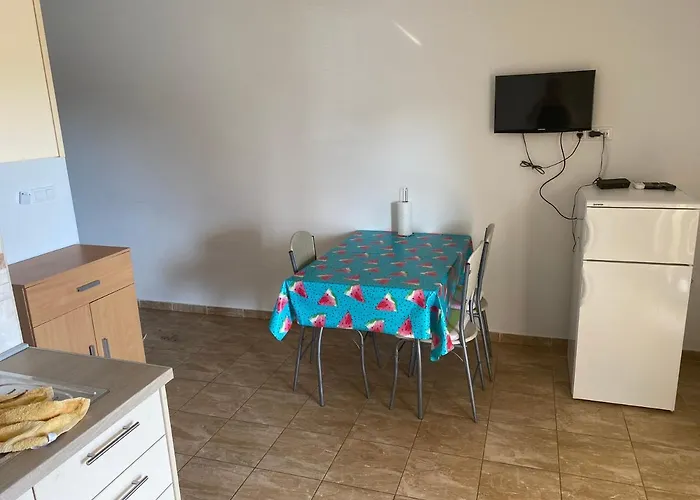 Mladenka 20m From Marina! Apartman Sukosan