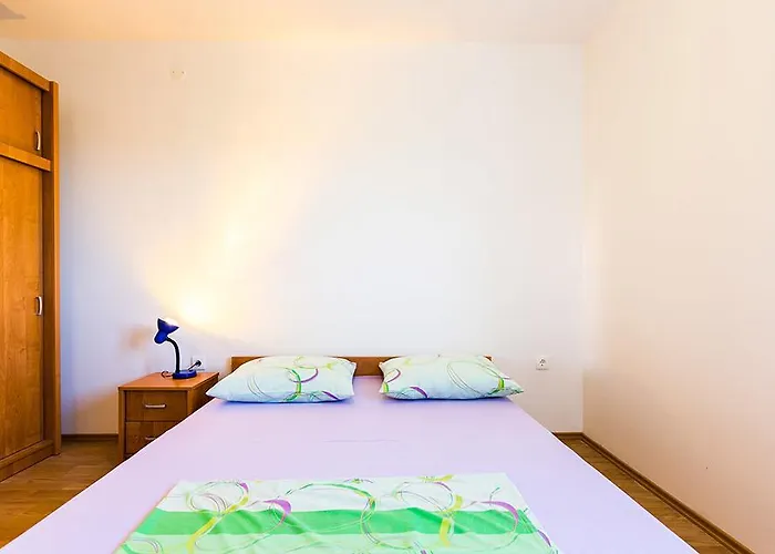 Apartamento Mladenka 20m From Marina! Sukošan