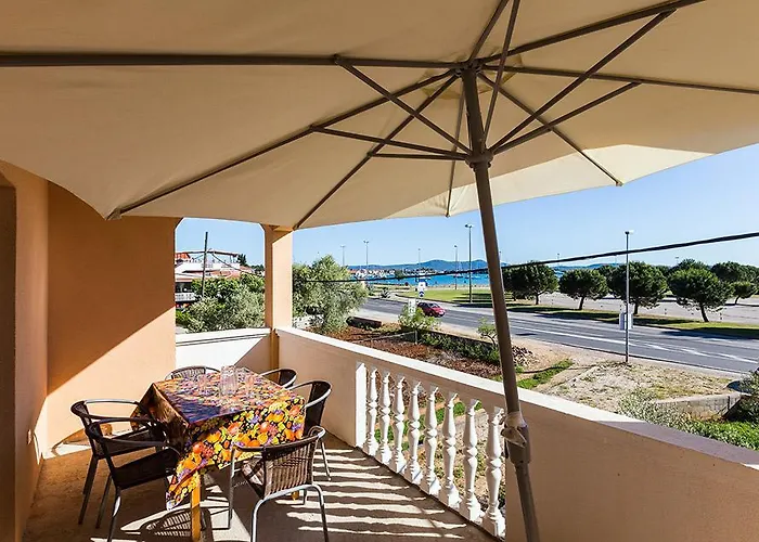 Mladenka 20m From Marina! Apartman Sukosan
