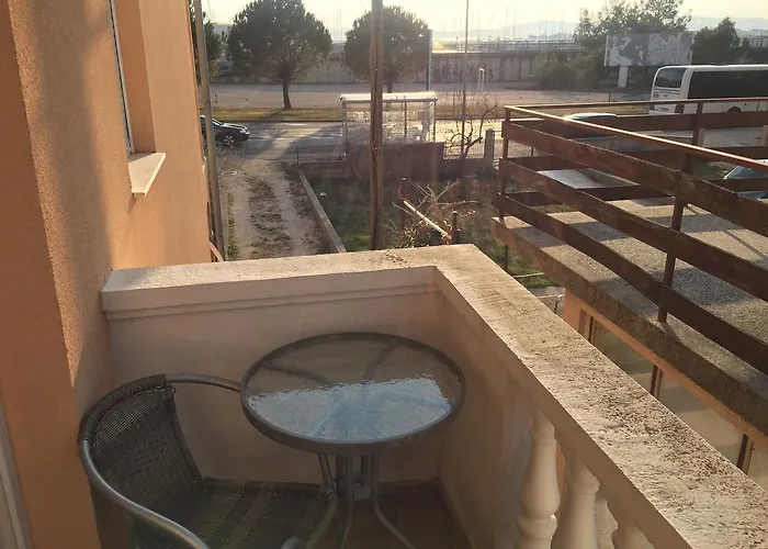 Mladenka 20m From Marina! Apartman Sukosan